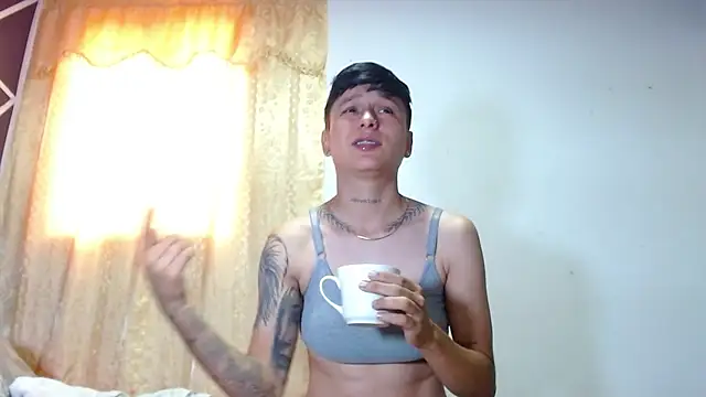 Snapshot of Tamarahryan chatting on January 10, 2025, 3:06 pm Tamarahryan online show from January 10, 2025, 3:06 pm