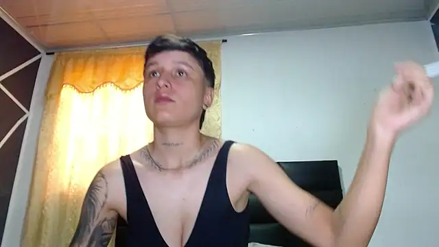 Snapshot of Tamarahryan chatting on February 6, 2025, 4:58 pm Tamarahryan online show from February 6, 2025, 4:58 pm