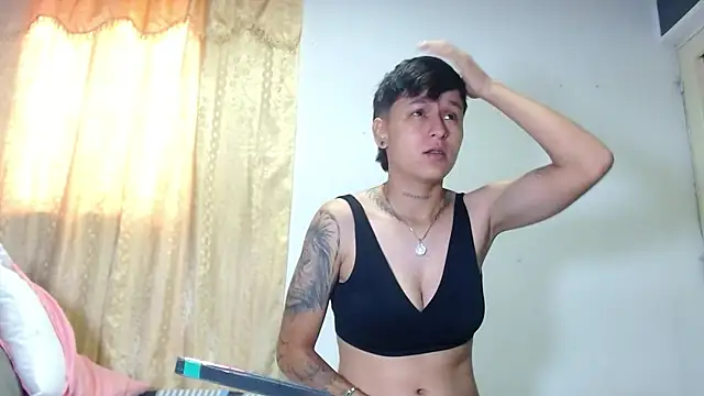 Snapshot of Tamarahryan chatting on March 6, 2025, 1:57 pm Tamarahryan online show from March 6, 2025, 1:57 pm