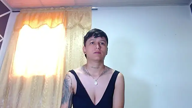 Snapshot of Tamarahryan chatting on March 15, 2025, 1:51 pm Tamarahryan online show from March 15, 2025, 1:51 pm