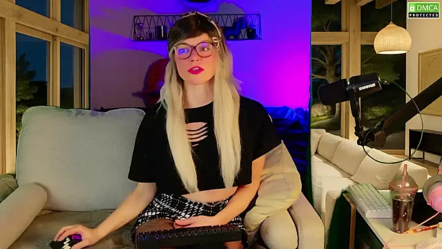 Kittychatte online show from March 3, 2026, 9:21 pm