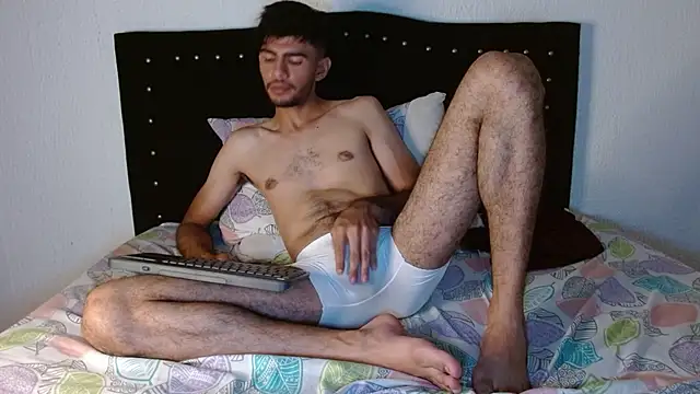 Snapshot of bear_97s chatting on December 8, 2024, 2:28 am bear 97s online show from December 8, 2024, 2:28 am