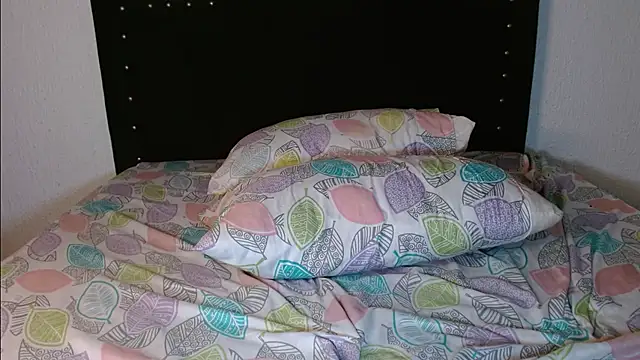 Snapshot of bear_97s chatting on December 18, 2024, 4:06 pm bear 97s online show from December 18, 2024, 4:06 pm