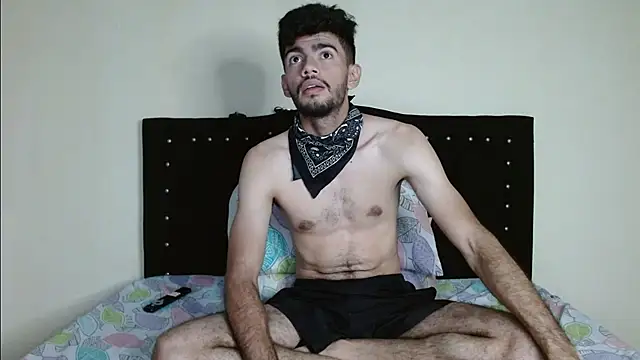 Snapshot of bear_97s chatting on February 9, 2025, 11:15 pm bear 97s online show from February 9, 2025, 11:15 pm