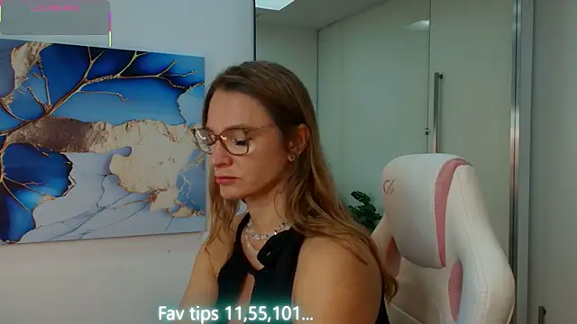 Milf Tea online show from June 24, 2026, 9:41 am