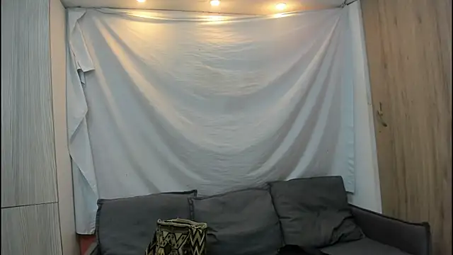 Mhelanny2 online show from January 16, 2026, 6:12 pm