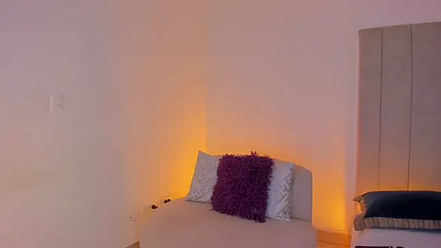 Snapshot of luisah_ chatting on July 11, 2026, 8:22 pm luisah online show from July 11, 2026, 8:22 pm