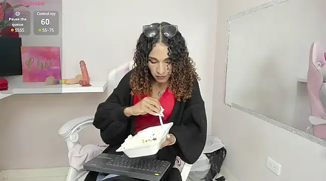 StefanyMiler online show from February 15, 2025, 9:38 am