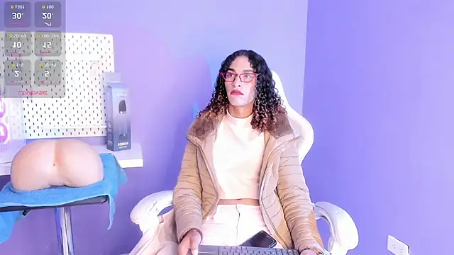 StefanyMiler online show from October 9, 2025, 8:29 pm