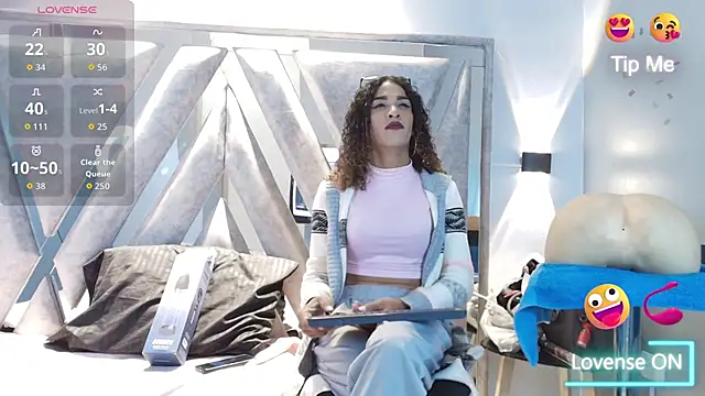 StefanyMiler online show from October 16, 2025, 7:59 pm