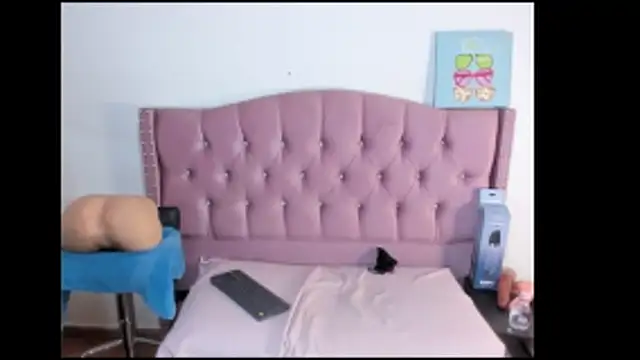 StefanyMiler online show from November 12, 2025, 5:35 pm