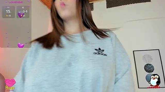 cristal  hot 1 online show from February 21, 2025, 1:22 pm