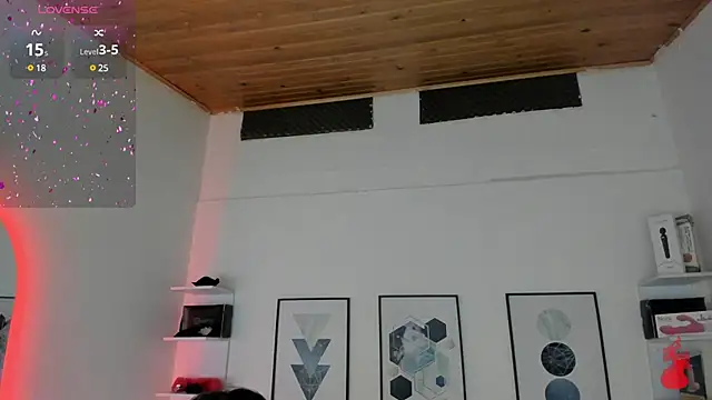 cristal  hot 1 online show from March 15, 2025, 10:13 am