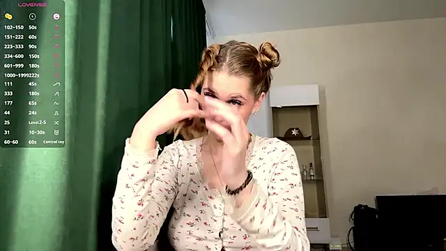 SofyBruno online show from March 20, 2026, 4:17 am