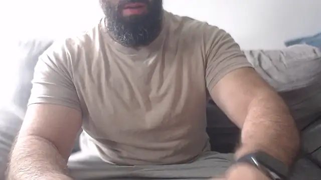 Snapshot of hugemachohandsome chatting on June 17, 2026, 7:55 am hugemachohandsome online show from June 17, 2026, 7:55 am