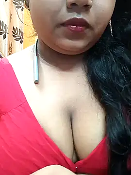 Snapshot of Sophiaboudi chatting on January 14, 2025, 5:45 pm Sophiaboudi online show from January 14, 2025, 5:45 pm