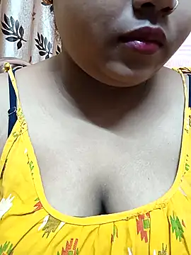 Snapshot of Sophiaboudi chatting on January 28, 2025, 5:35 pm Sophiaboudi online show from January 28, 2025, 5:35 pm