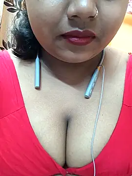 Snapshot of Sophiaboudi chatting on February 19, 2025, 5:16 pm Sophiaboudi online show from February 19, 2025, 5:16 pm