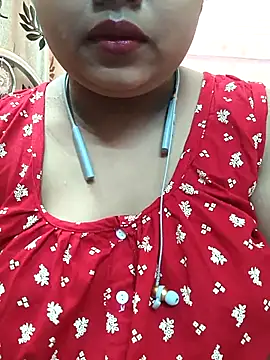 Snapshot of Sophiaboudi chatting on February 28, 2025, 5:37 pm Sophiaboudi online show from February 28, 2025, 5:37 pm