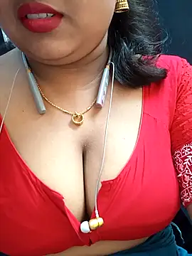 Snapshot of Sophiaboudi chatting on October 16, 2025, 5:58 pm Sophiaboudi online show from October 16, 2025, 5:58 pm