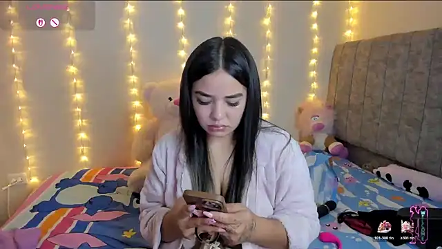 SaraCrow online show from April 10, 2026, 4:17 am