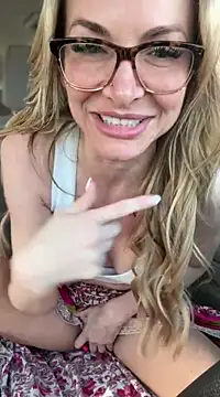 Snapshot of MessyNastyQueen chatting on December 15, 2024, 7:21 pm MessyNastyQueen online show from December 15, 2024, 7:21 pm