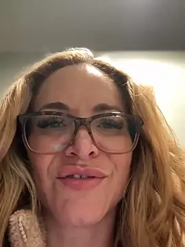 Snapshot of MessyNastyQueen chatting on December 16, 2024, 9:41 pm MessyNastyQueen online show from December 16, 2024, 9:41 pm