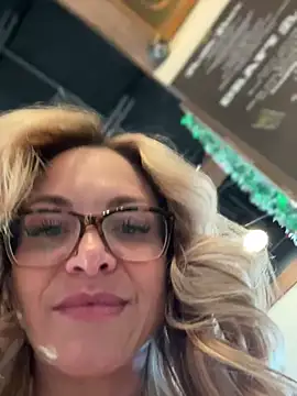 Snapshot of MessyNastyQueen chatting on December 21, 2024, 9:58 pm MessyNastyQueen online show from December 21, 2024, 9:58 pm