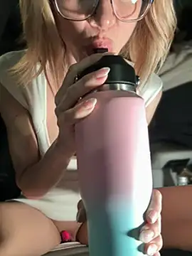 Snapshot of MessyNastyQueen chatting on February 2, 2025, 11:42 pm MessyNastyQueen online show from February 2, 2025, 11:42 pm