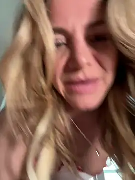 Snapshot of MessyNastyQueen chatting on February 20, 2025, 12:25 pm MessyNastyQueen online show from February 20, 2025, 12:25 pm