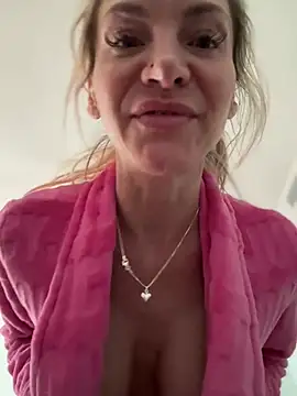 Snapshot of MessyNastyQueen chatting on March 7, 2025, 12:23 pm MessyNastyQueen online show from March 7, 2025, 12:23 pm