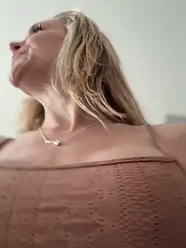 Snapshot of MessyNastyQueen chatting on March 14, 2025, 4:30 pm MessyNastyQueen online show from March 14, 2025, 4:30 pm