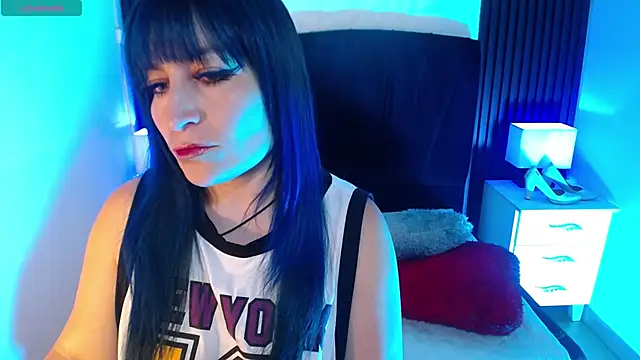 alicia moom online show from November 28, 2025, 7:27 pm