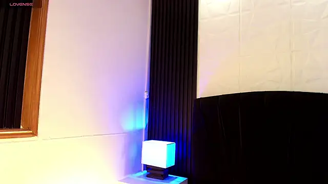 alicia moom online show from March 16, 2026, 7:29 pm