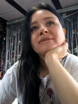 KikiXRed online show from April 7, 2026, 9:21 am