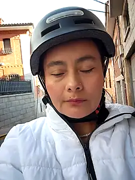 Snapshot of bellapaty chatting on November 2, 2025, 8:39 am bellapaty online show from November 2, 2025, 8:39 am