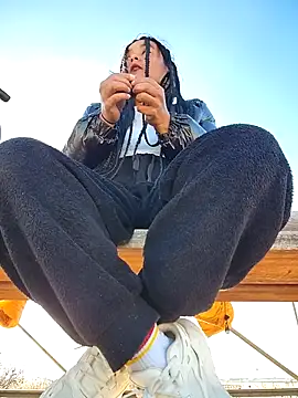 Snapshot of bellapaty chatting on December 1, 2025, 10:42 am bellapaty online show from December 1, 2025, 10:42 am