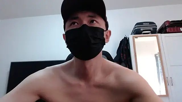 twbobo00715 online show from April 27, 2026, 9:46 pm