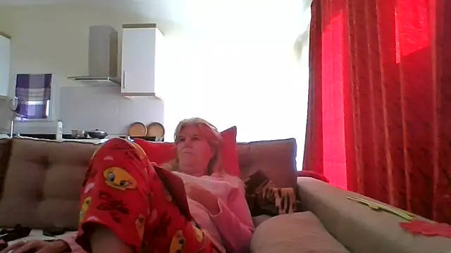 TrustfulVampire1 online show from November 15, 2025, 6:22 am