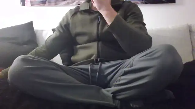 jouet75 online show from January 11, 2026, 8:36 pm