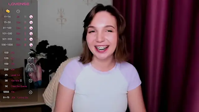 KindHazelHere  online show from February 22, 2025, 7:14 pm