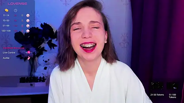 KindHazelHere  online show from February 15, 2026, 9:33 pm