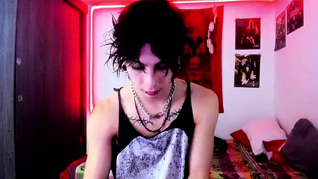 Snapshot of dussk_ chatting on December 13, 2024, 7:15 am dussk online show from December 13, 2024, 7:15 am