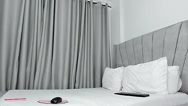 thee sexy goddess online show from February 9, 2026, 3:10 am