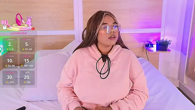  nickypurple  online show from February 10, 2026, 7:18 pm