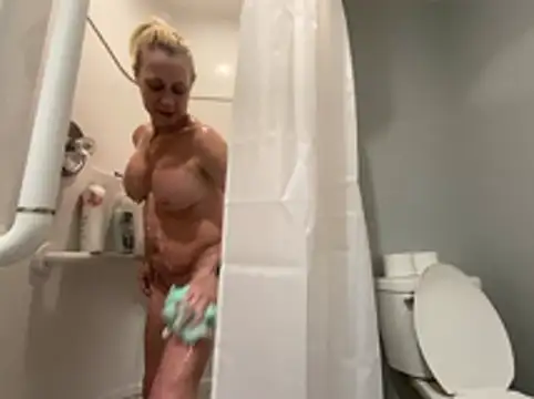 Snapshot of TiffaneyLove chatting on March 20, 2026, 8:25 pm TiffaneyLove online show from March 20, 2026, 8:25 pm