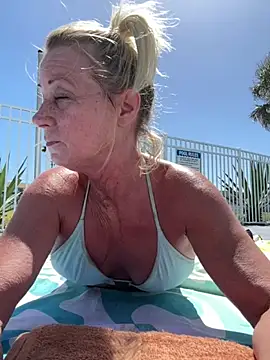 Snapshot of TiffaneyLove chatting on April 5, 2026, 4:04 pm TiffaneyLove online show from April 5, 2026, 4:04 pm