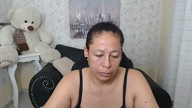 Snapshot of mature_martina chatting on April 18, 2026, 9:57 am mature martina online show from April 18, 2026, 9:57 am