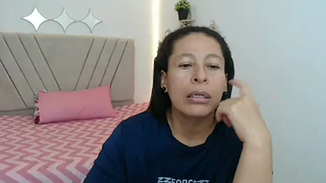 Snapshot of mature_martina chatting on April 21, 2026, 10:34 pm mature martina online show from April 21, 2026, 10:34 pm