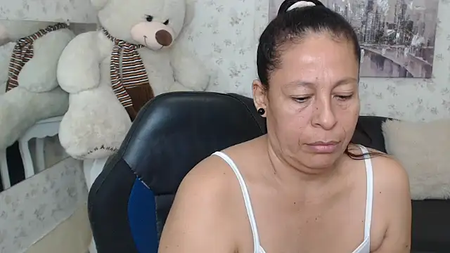 Snapshot of mature_martina chatting on May 8, 2026, 8:19 am mature martina online show from May 8, 2026, 8:19 am